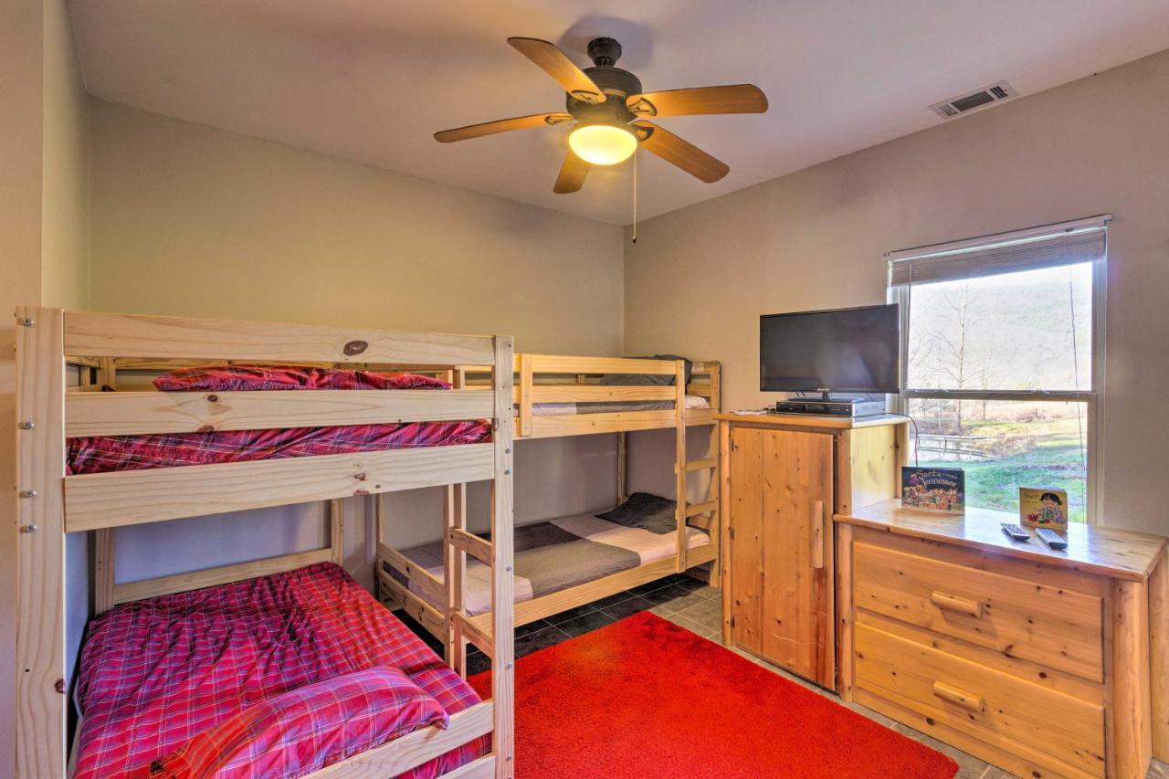 Pet-Friendly Blue Ridge, Cherokee Forest Retreat! Грінвілл Екстер'єр фото