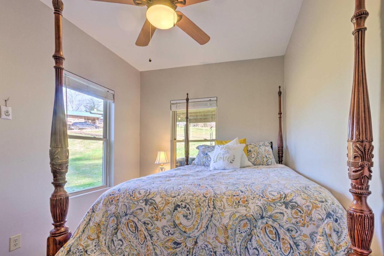 Pet-Friendly Blue Ridge, Cherokee Forest Retreat! Грінвілл Екстер'єр фото